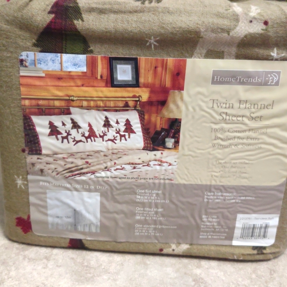 Home trends Twin Flannel Sheet Set, Reindeer Run